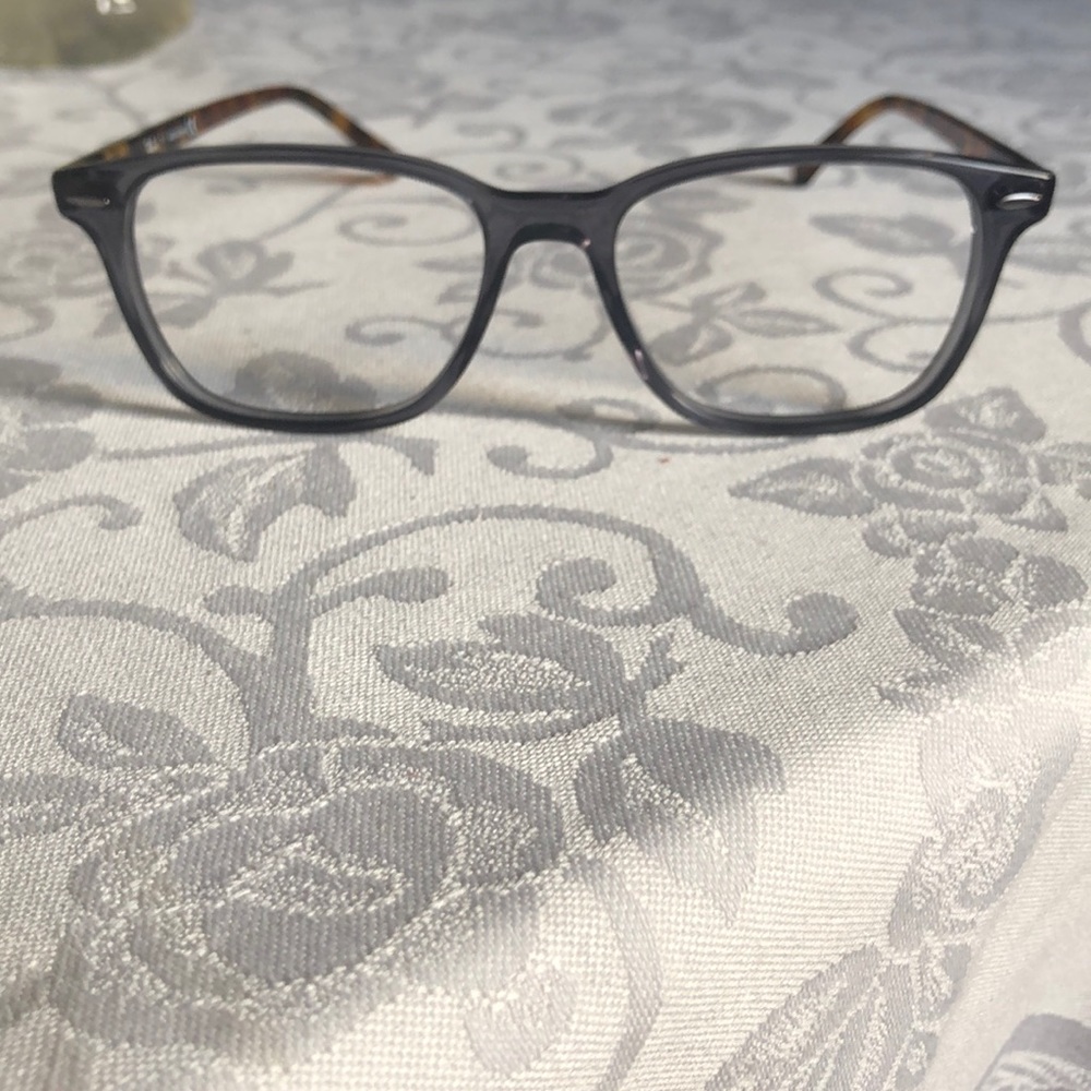 Authentic brand new rayban 7118 grey front tort frame - Picture 1 of 6